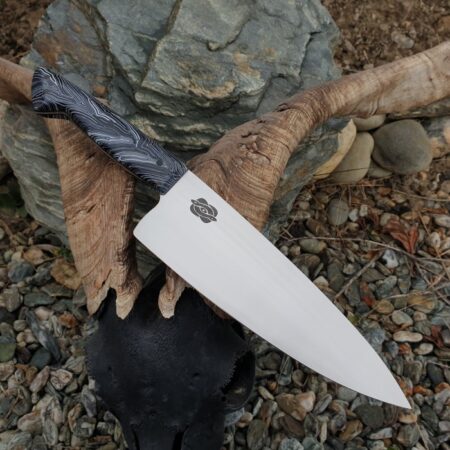 Knife with handle made using G10 damascus handle scales black white