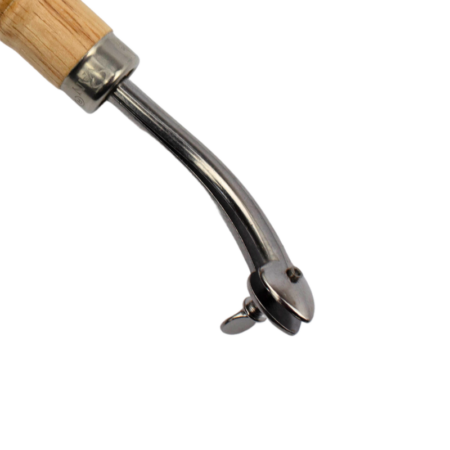 Adjustable head on the Artisan Essentials Adjustable Edge Creaser.