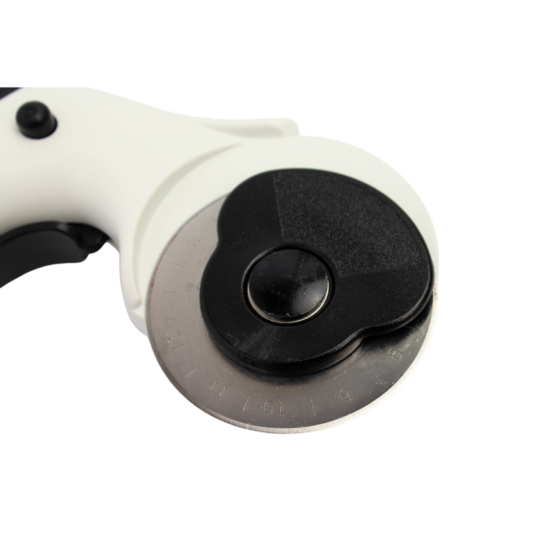 Close up of Rotary Cutter Easy Grip circular blade