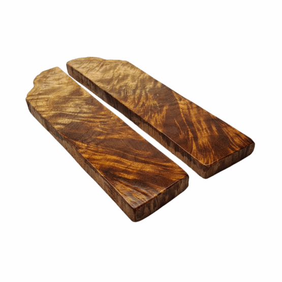 Maple Handle Scales *ED22. Each scale measures approximately 45 x 11 x 150-185 mm.